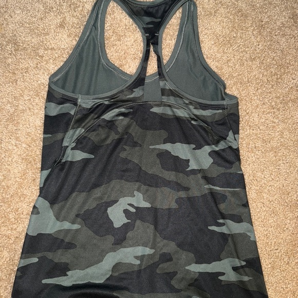 Athleta Green Camo Tank Top - Picture 2 of 5